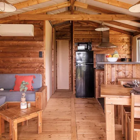 Slow Village Seveilles - Perigord 5* Valades
