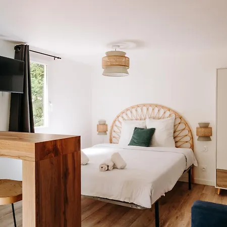 Slow Village Seveilles - Perigord 5* Valades