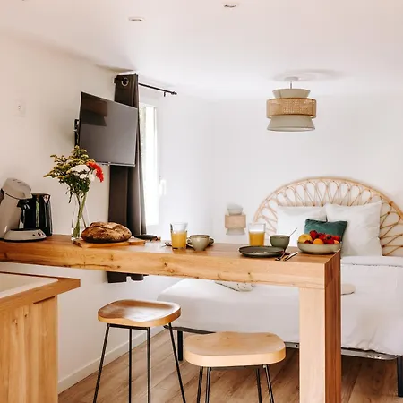 Slow Village Seveilles - Perigord مكان تخييم 5*